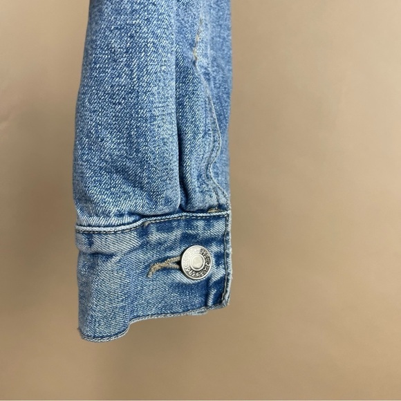 Vintage Gap Tiger Patch Denim Jacket Size Large Butterfly Bee Flower Patch - Picture 4 of 10